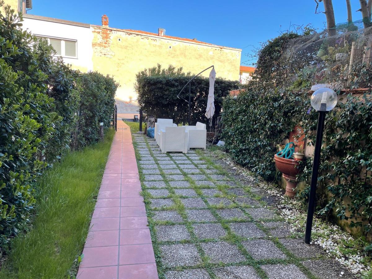 Sunrise Acomodação com café da manhã Marina Di Pisa Exterior foto